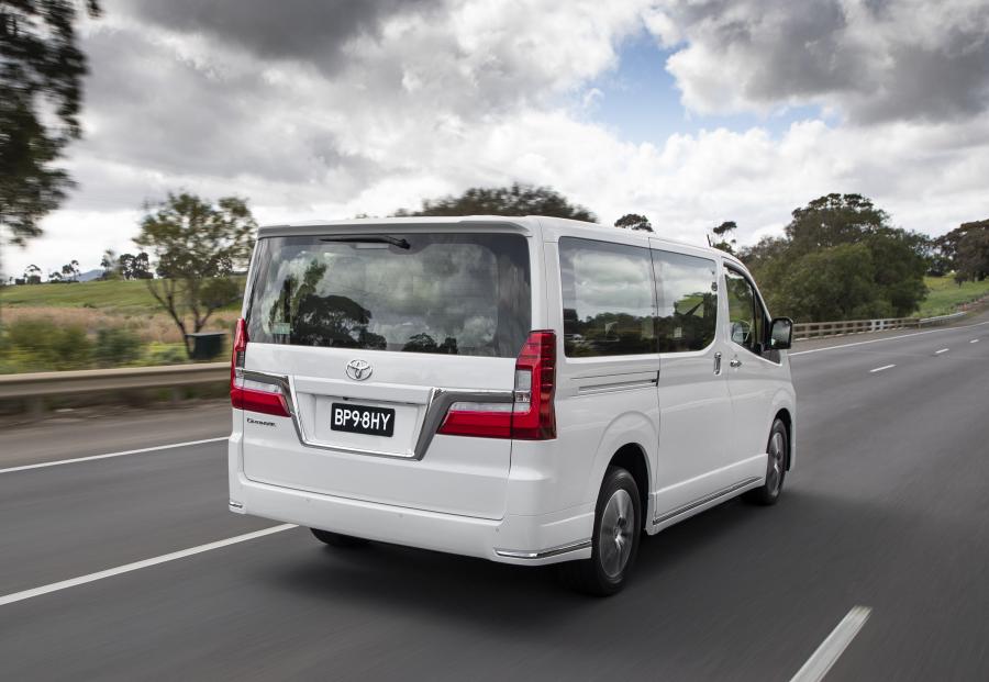  Toyota Granvia 2019 года  (фото 11 из 19)